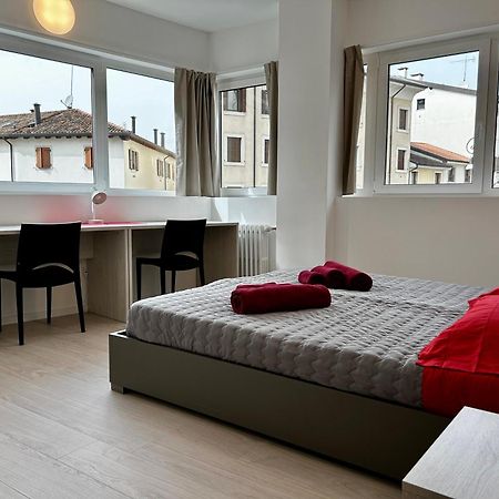 Luxury Urban Oasis Apartment In Center Of 우디네 외부 사진